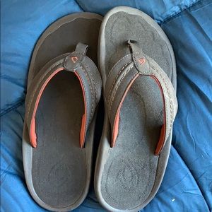 Men’s never work OluKai sandals